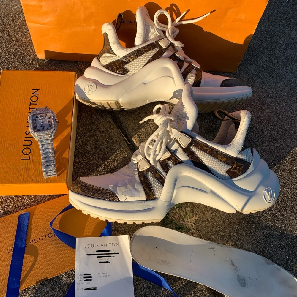 AUTHENTIC Louis Vuitton archlight sneaker size 9 women’s